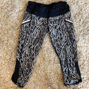 Lululemon Capri tights size 4